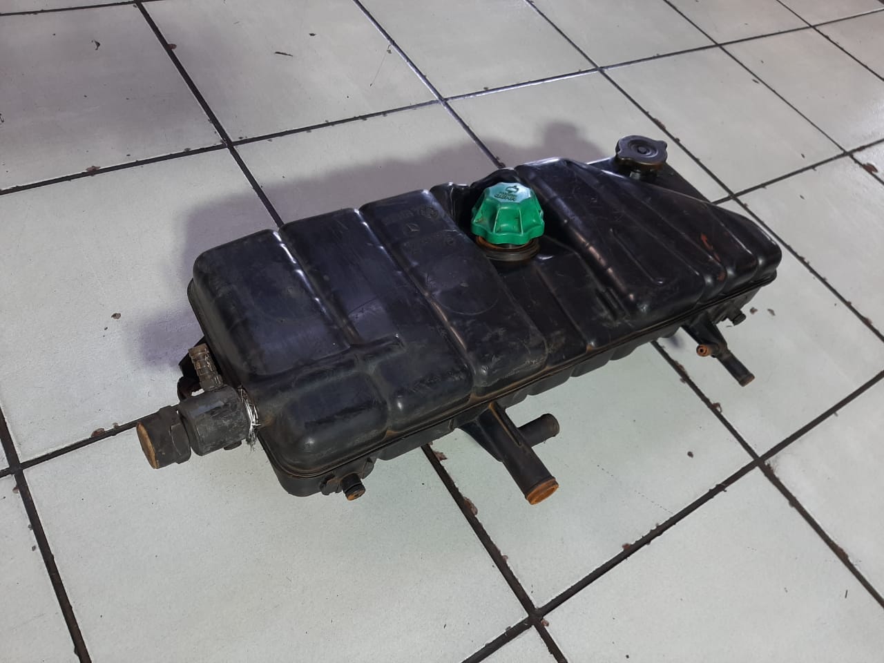 Bell Behr Expansion Tank Coolant - Image 3