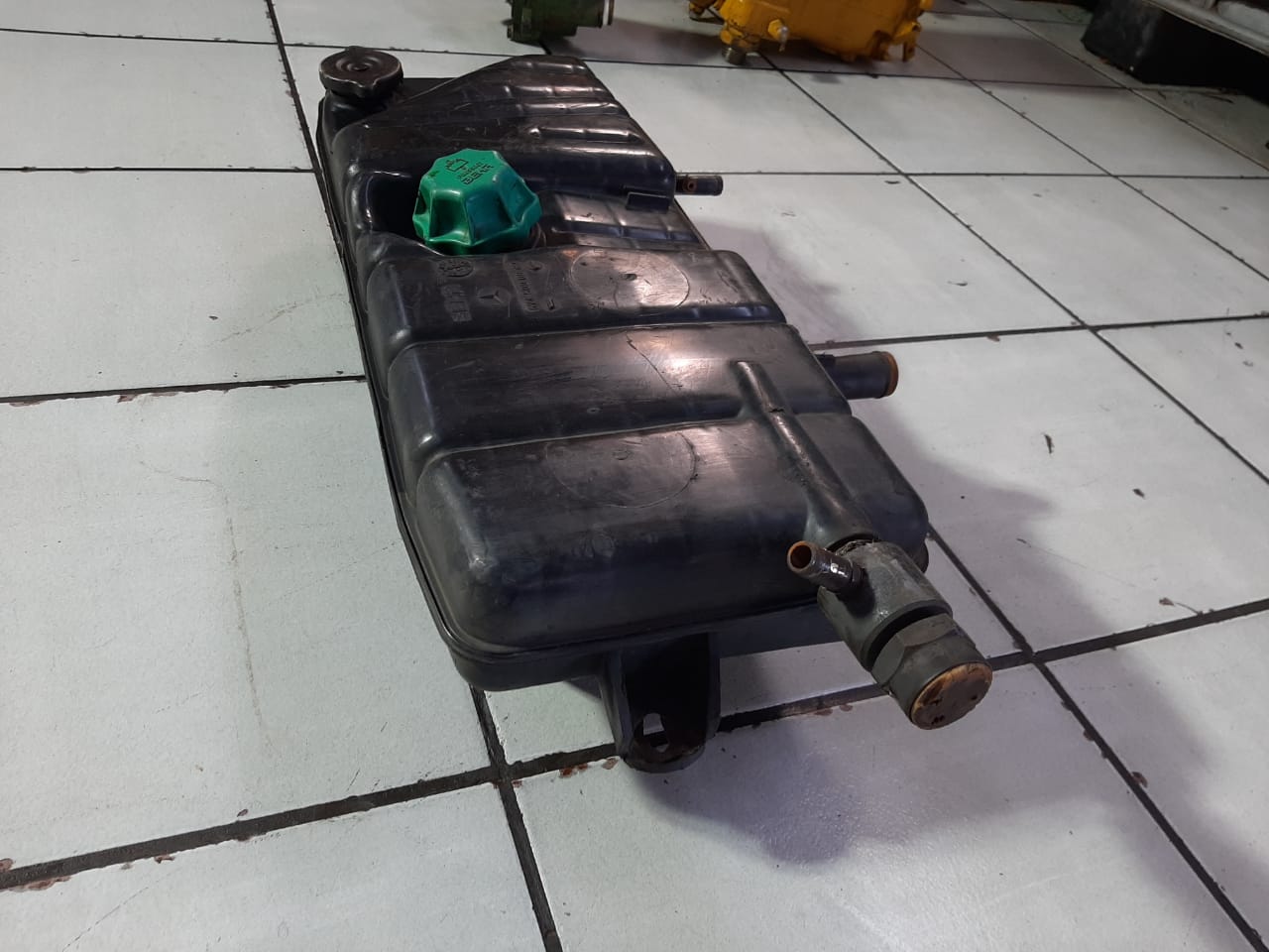 Bell Behr Expansion Tank Coolant - Image 7