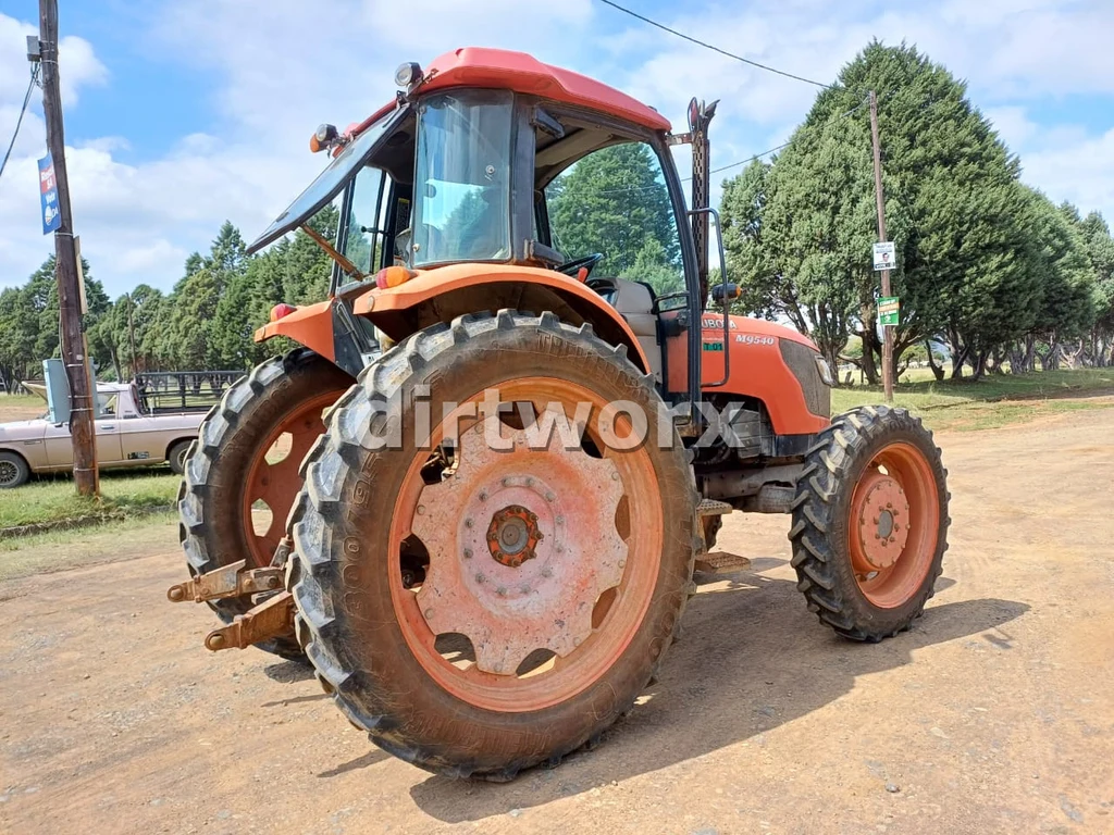 2018 Kubota M9540 Tractor - Image 3