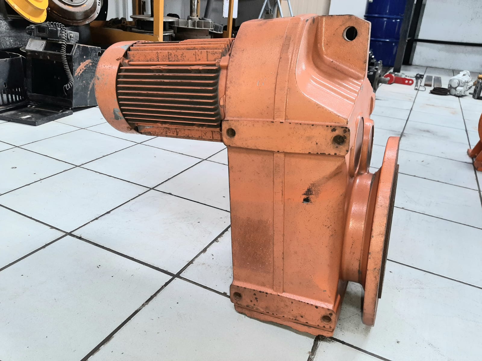 SEW Eurodrive Gear Motor 3kW Ratio 76.39:1 - Image 2