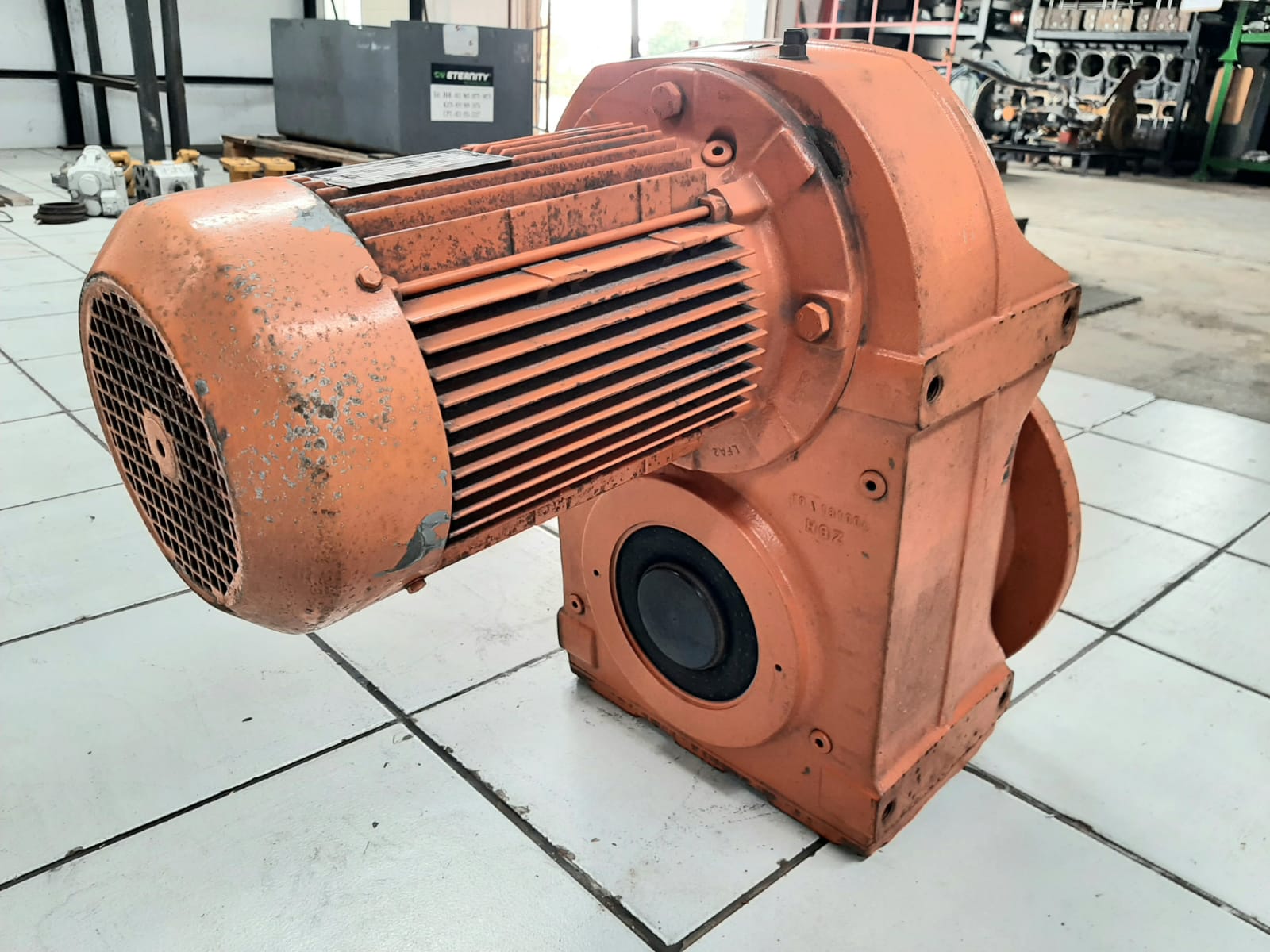 SEW Eurodrive Gear Motor 3kW Ratio 76.39:1 - Image 3