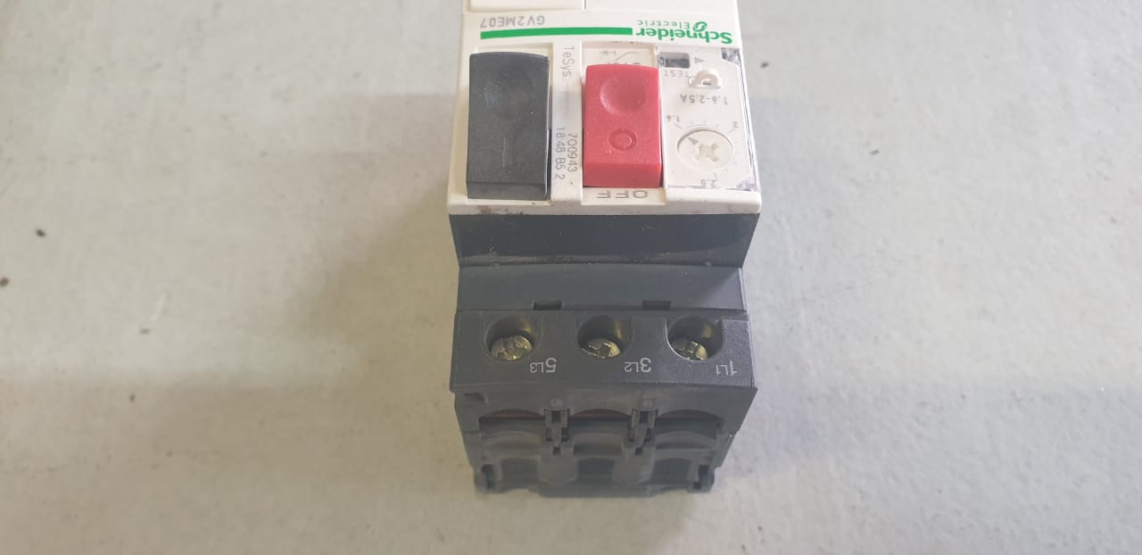 Schneider Electric TeSys GV2ME07 Motor Protection Circuit Breaker - Image 3