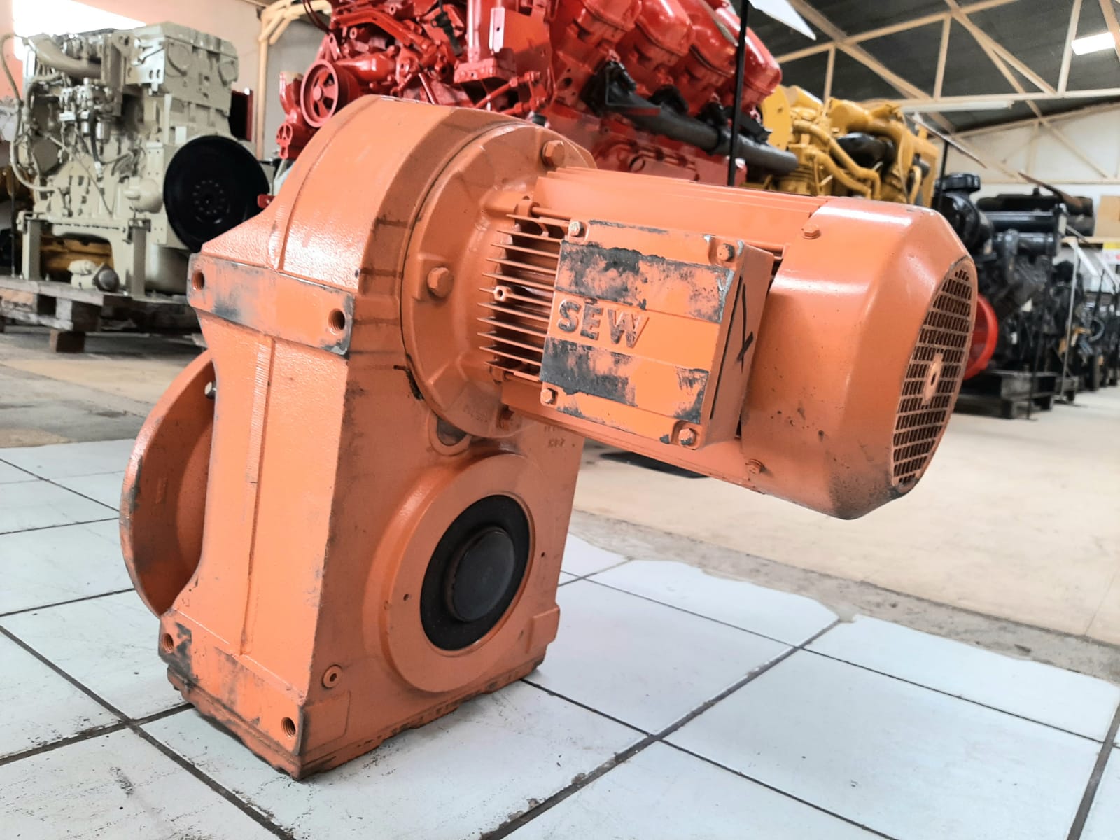 SEW Eurodrive Gear Motor 3kW Ratio 76.39:1 - Image 5