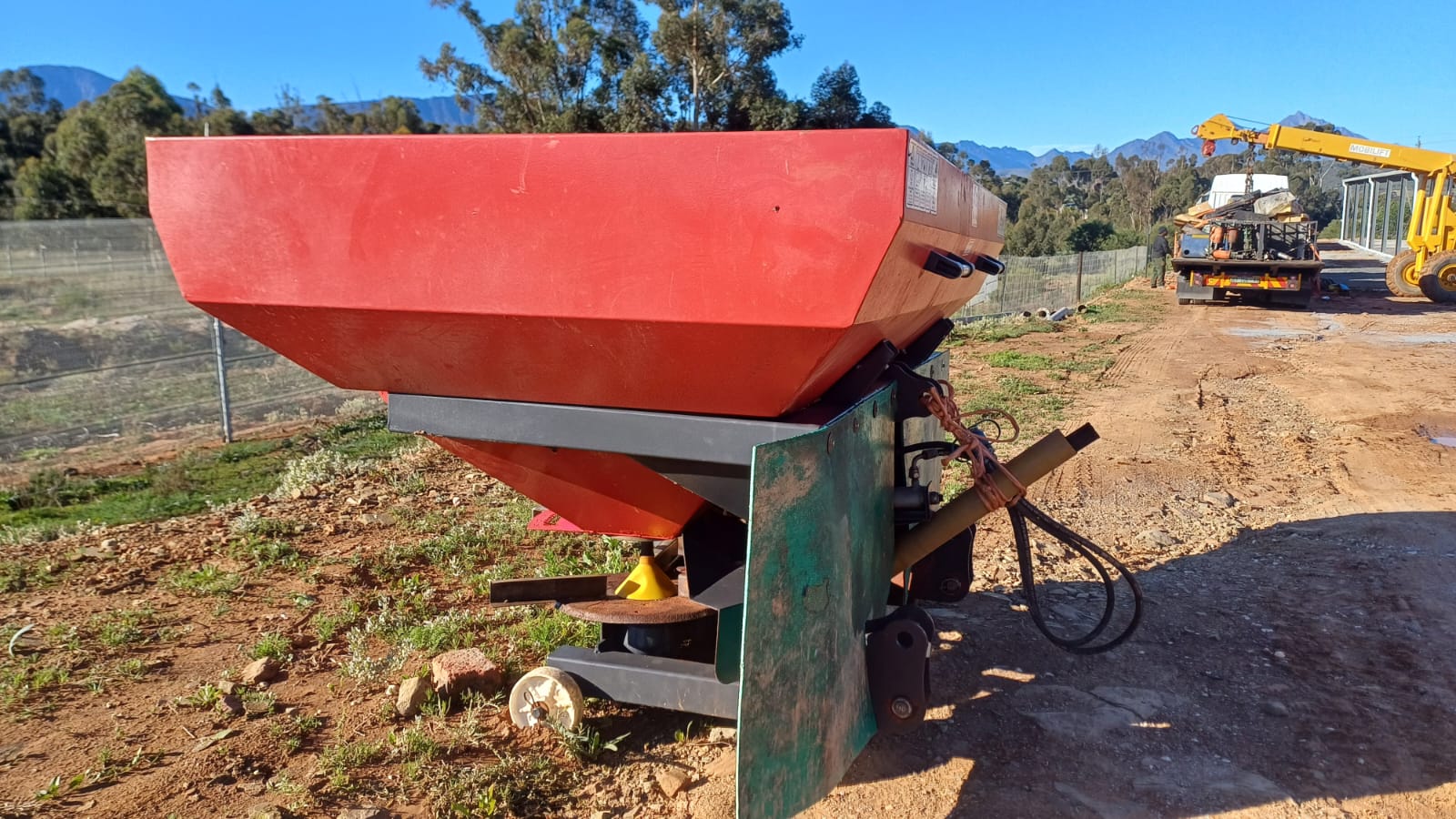 GSC 800L Kunsmis Strooier Double Fertilizer Spreader - Image 3