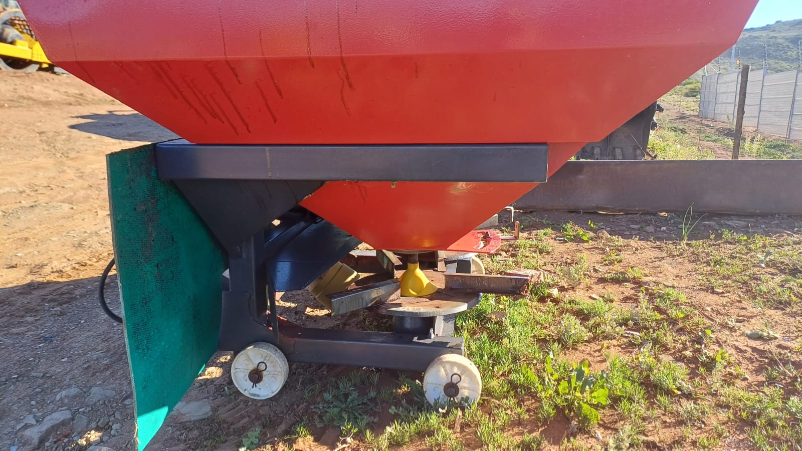 GSC 800L Kunsmis Strooier Double Fertilizer Spreader - Image 5