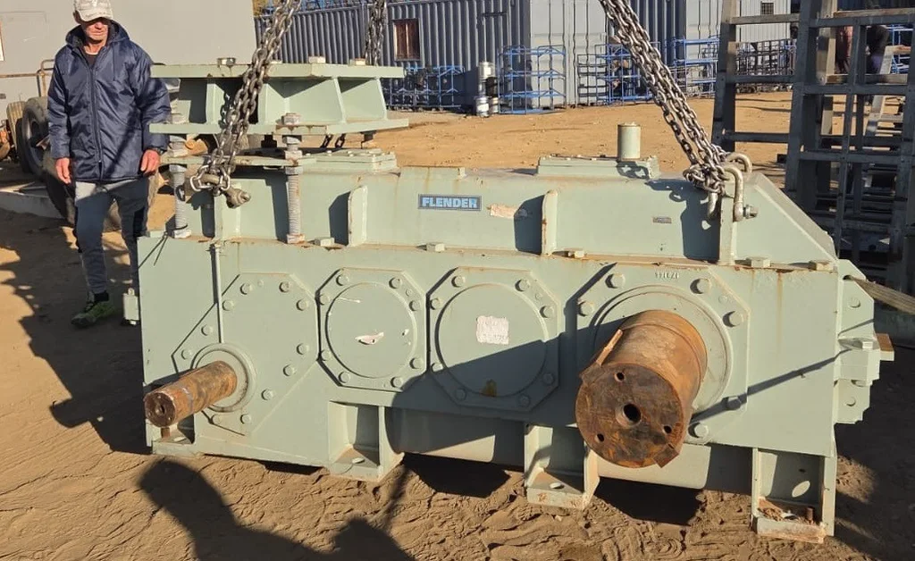 Flender Bevel Helical Crusher Gearbox D-46393