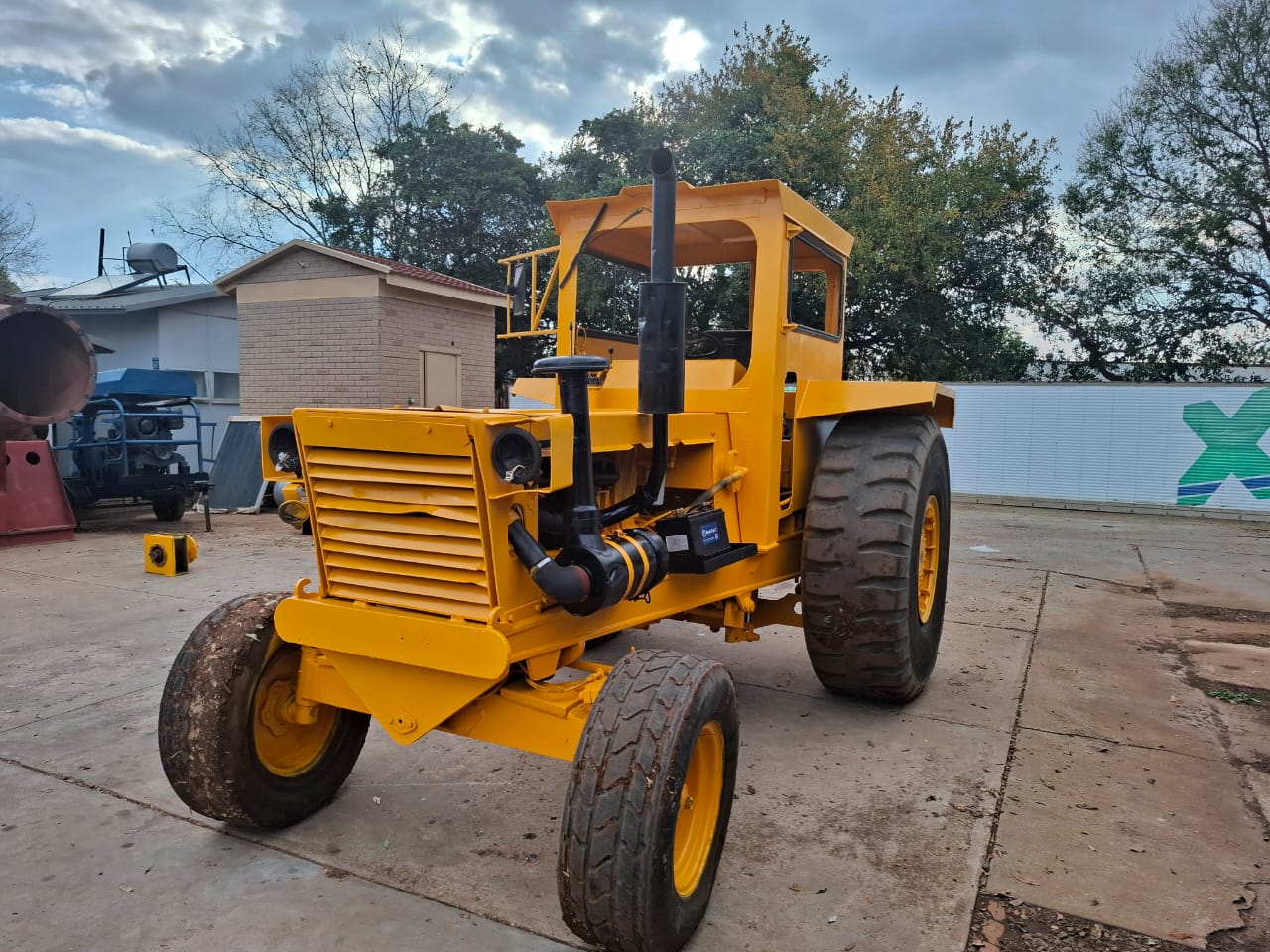 Bell 1756 Haulage Tow Tractor - Image 6