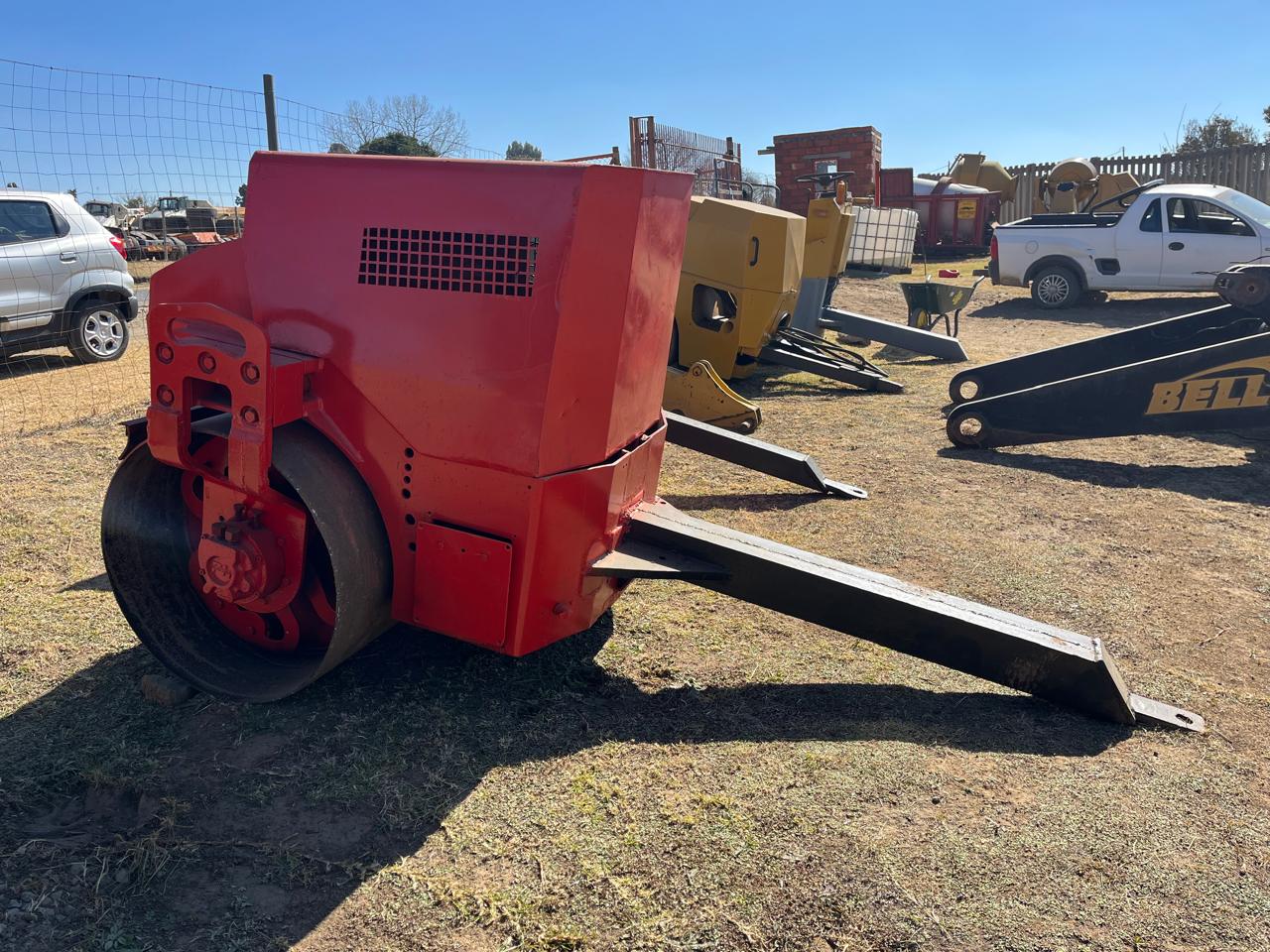 Smooth Drum Vibrating Roller - Image 3