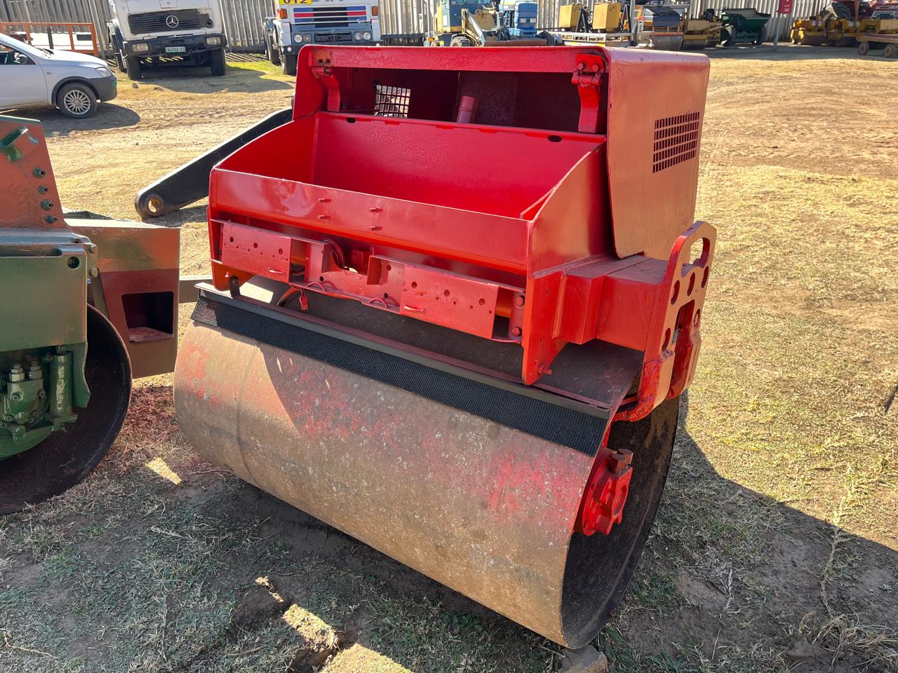 Smooth Drum Vibrating Roller - Image 5