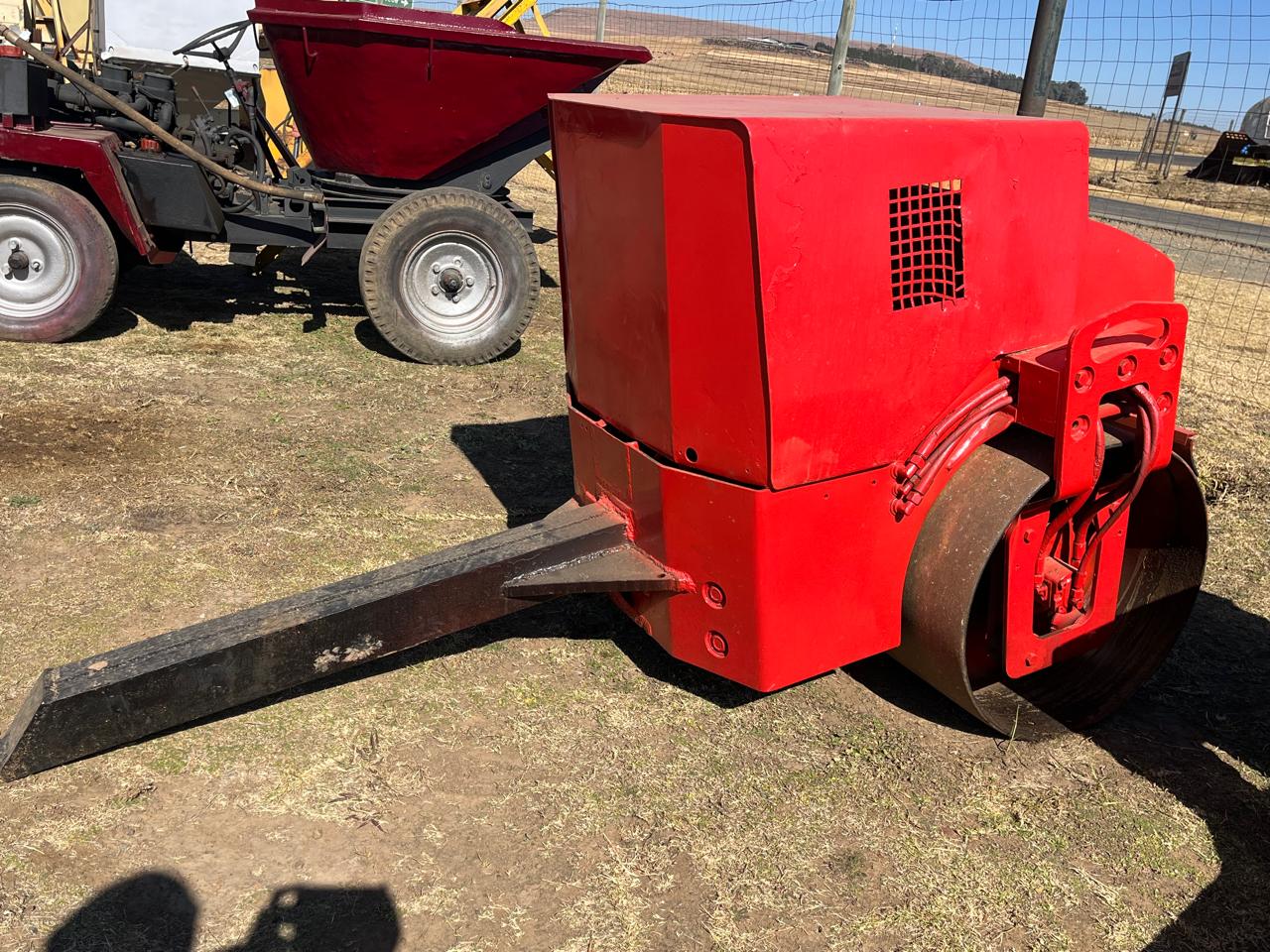 Smooth Drum Vibrating Roller - Image 8