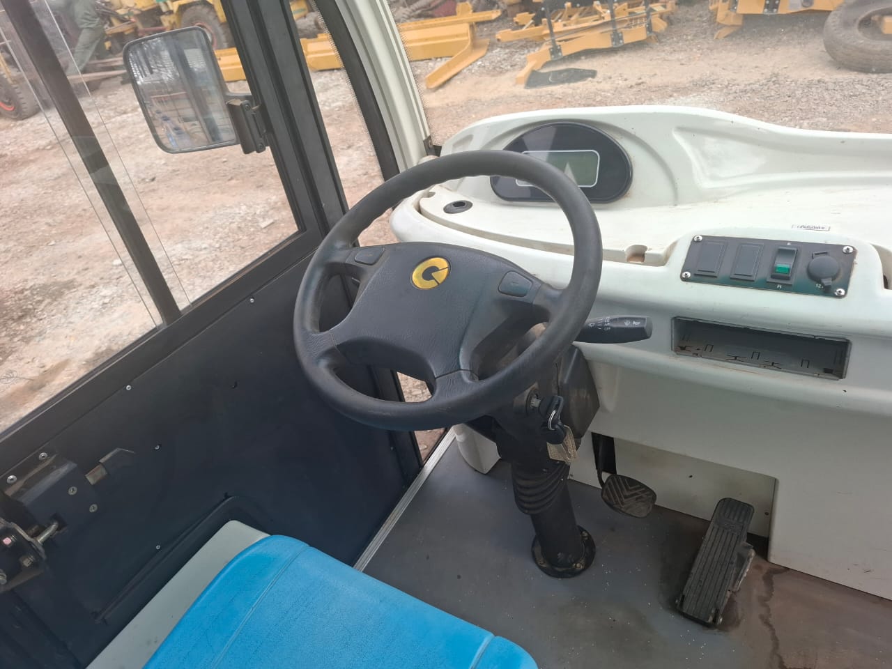 2013 Electric Shuttle Bus 14 Seater - Image 14