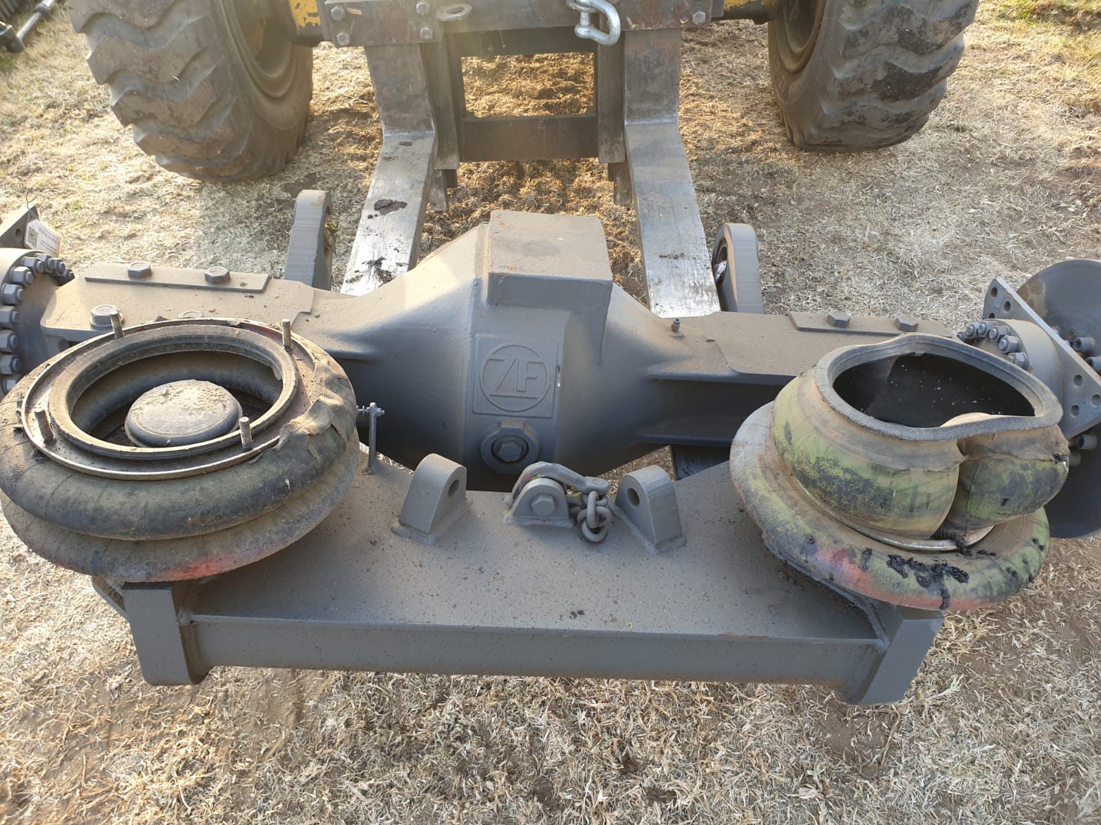 ZF AP-9/HK Front Differential Axle - Image 2