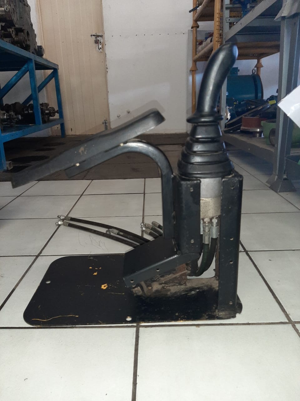 Bell Hydraulic Pilot Control Hydraulic Joystick - Image 5