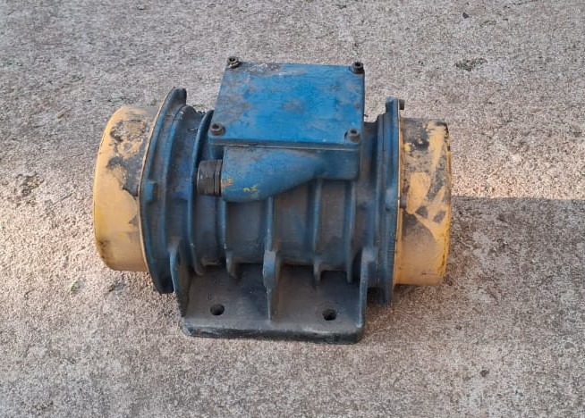 Visam SPV 4.5 Vibrating Motor 0.5kW - Image 4