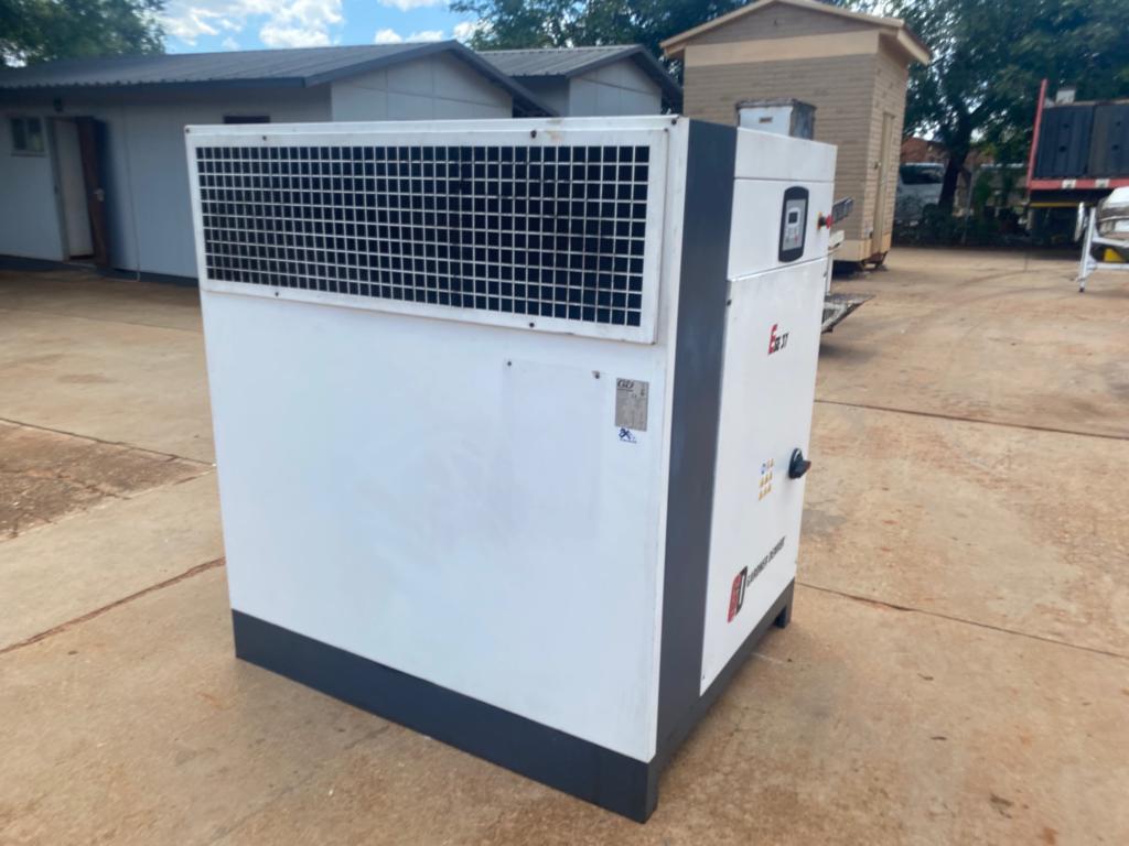 2010 Gardner Denver 37kW Rotary Screw Air Compressor 206 cfm - Image 2