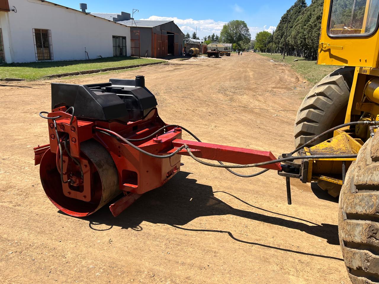 Smooth Drum Vibrating Roller - Image 2