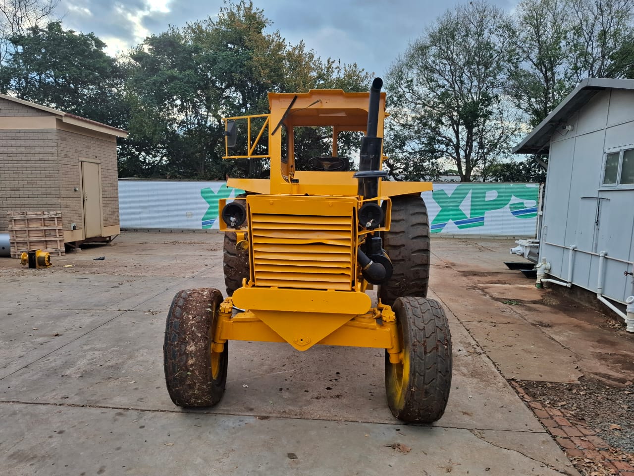 Bell 1756 Haulage Tow Tractor - Image 2