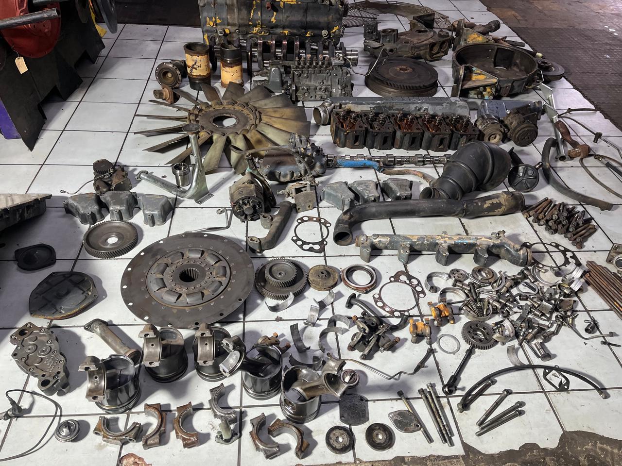 Liebherr D926Ti Engine Stripped - Image 3