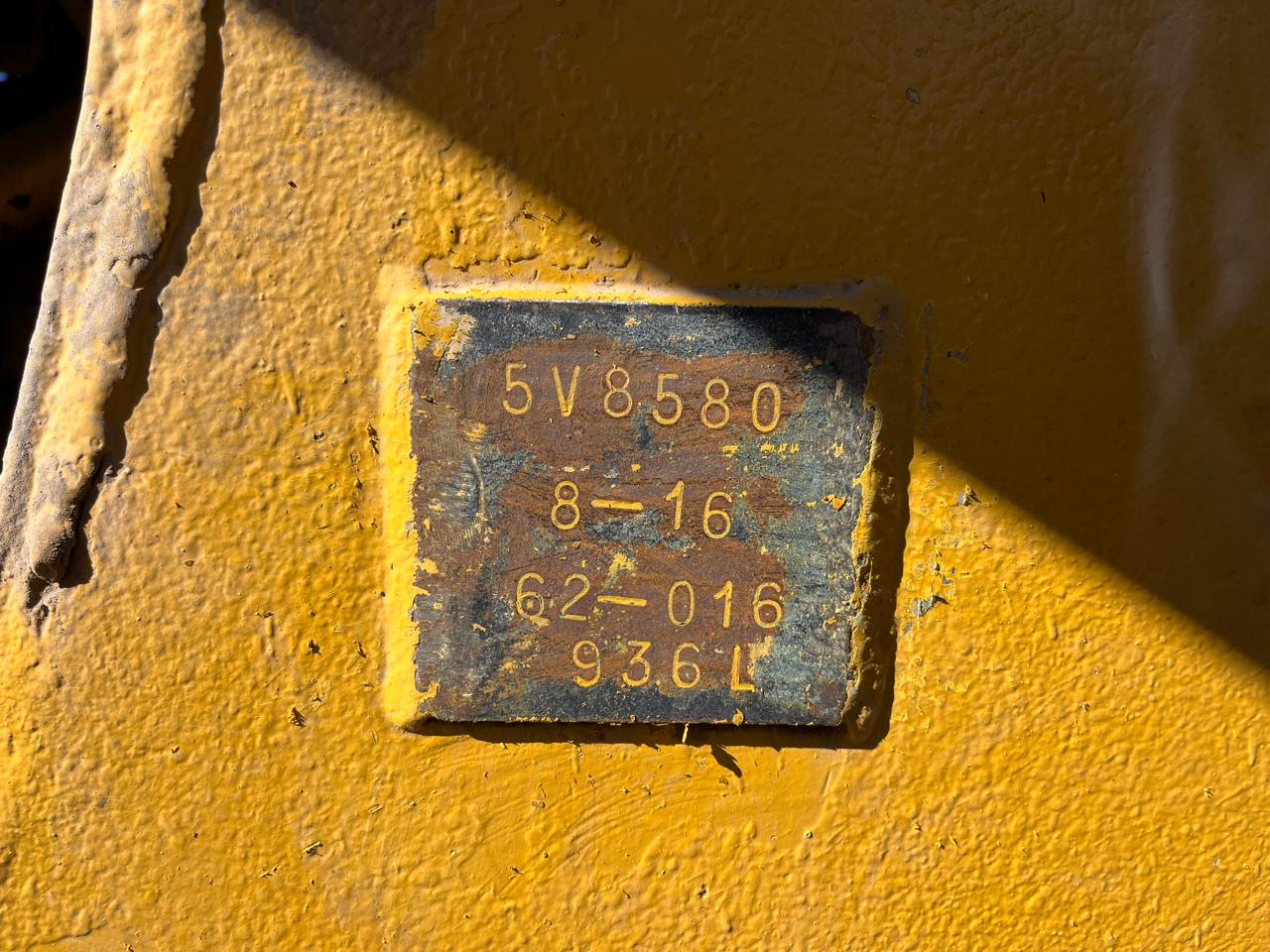 Caterpillar 936 Front End Loader - Image 16