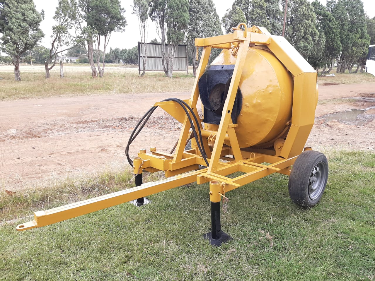 Concrete Mixer - Image 5