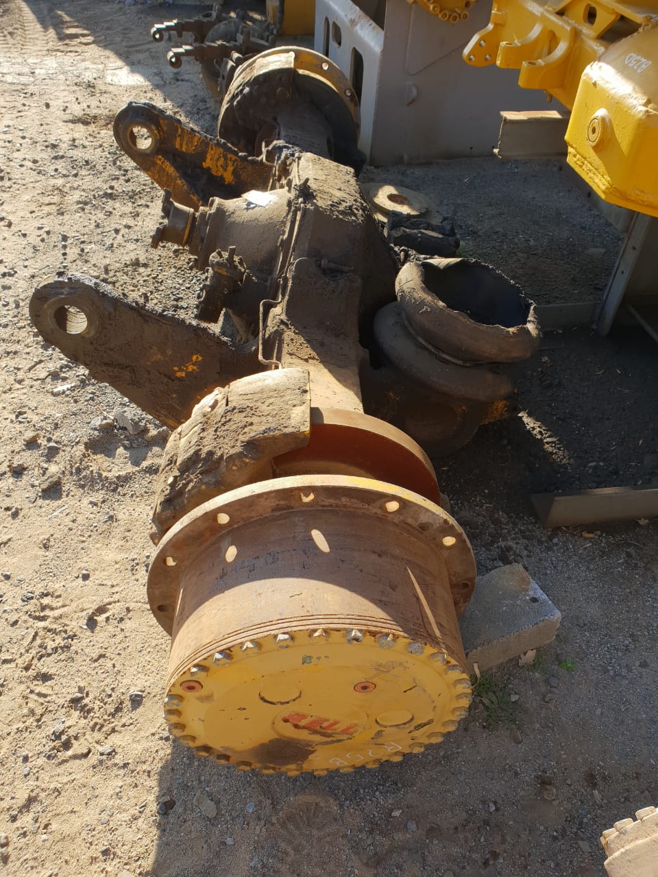 Front Differential Axle 21P6B Bell B40B - Image 2