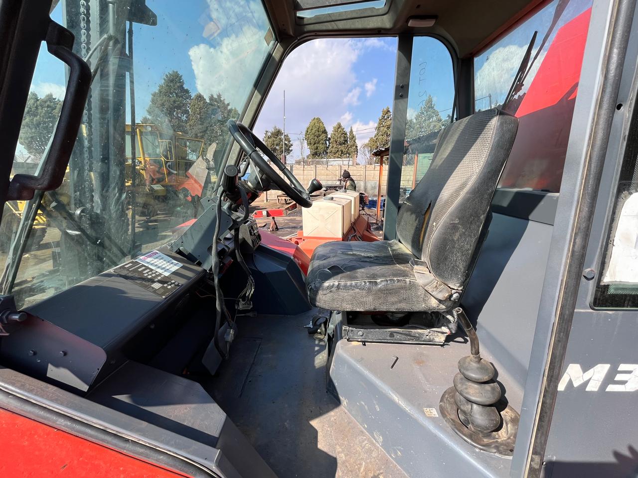 2006 Manitou M30-2 Rough Terrain Forklift 3 Ton - Image 9