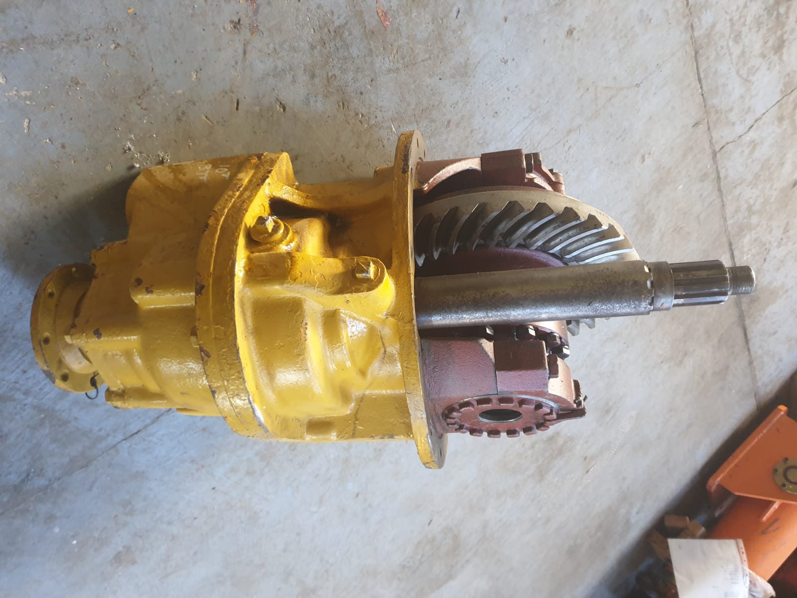 Centre Portion Middle Axle F643 Bell B25B - Image 2