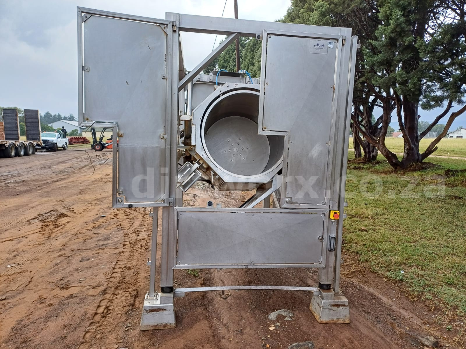 Industrial Vegetable Dryer - Image 2