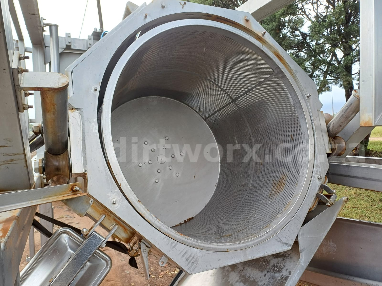 Industrial Vegetable Dryer - Image 9
