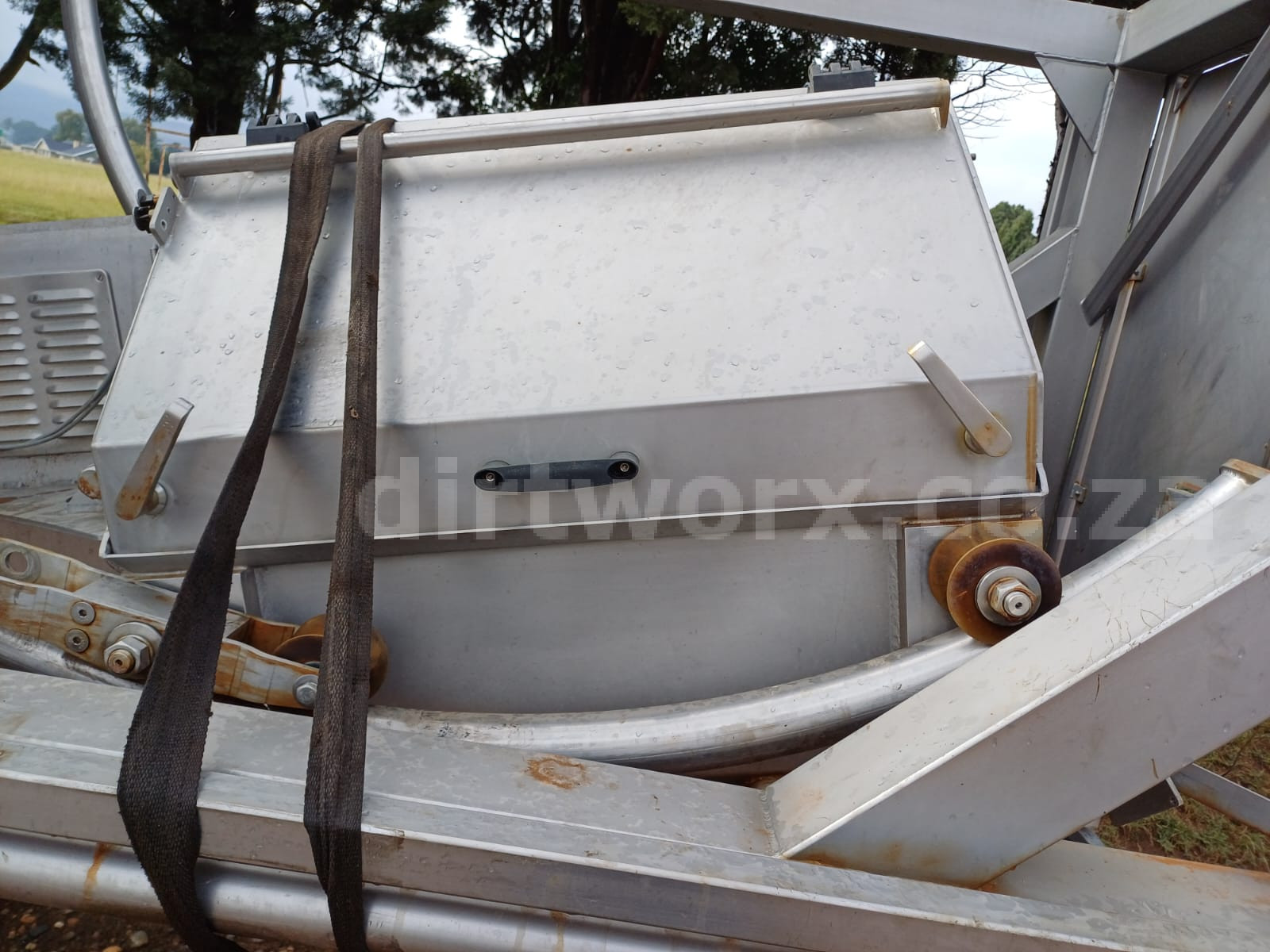 Industrial Vegetable Dryer - Image 12