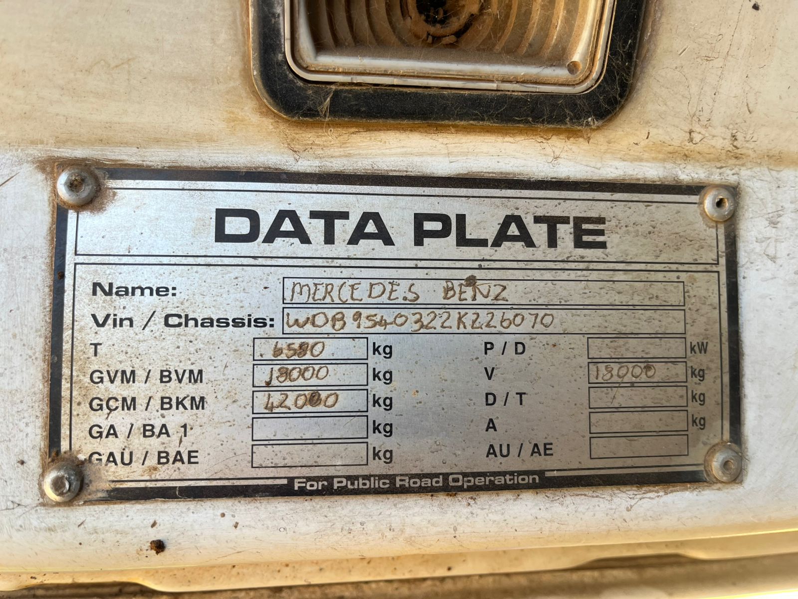 2002 Mercedes Benz Axor 1838 Horse Truck - Image 10