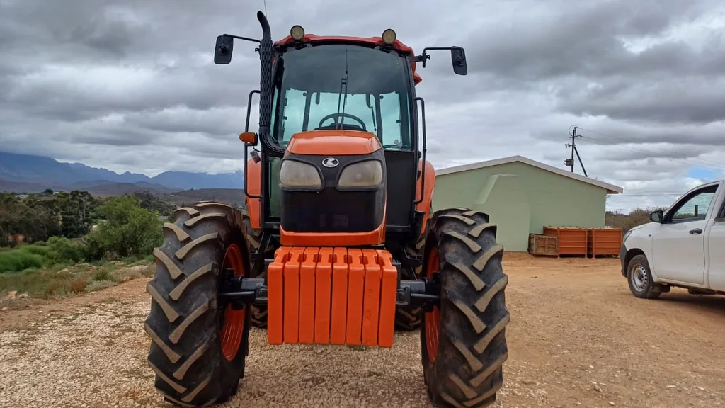 2015 Kubota M8540 Tractor - Image 2