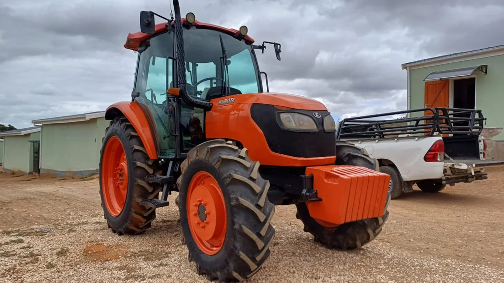2015 Kubota M8540 Tractor - Image 3