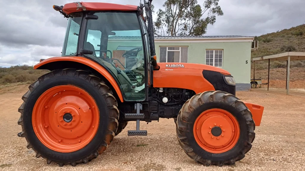 2015 Kubota M8540 Tractor - Image 4