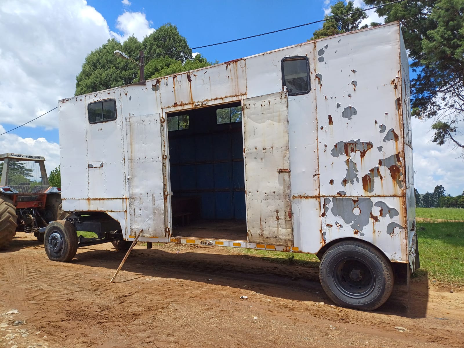 1992 Horse Box Trailer