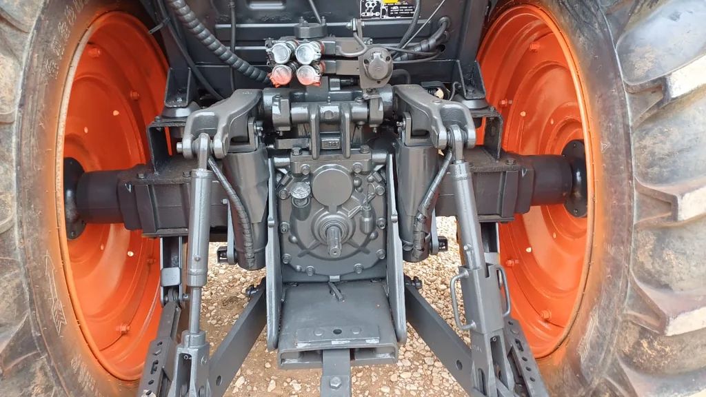 2015 Kubota M8540 Tractor - Image 7