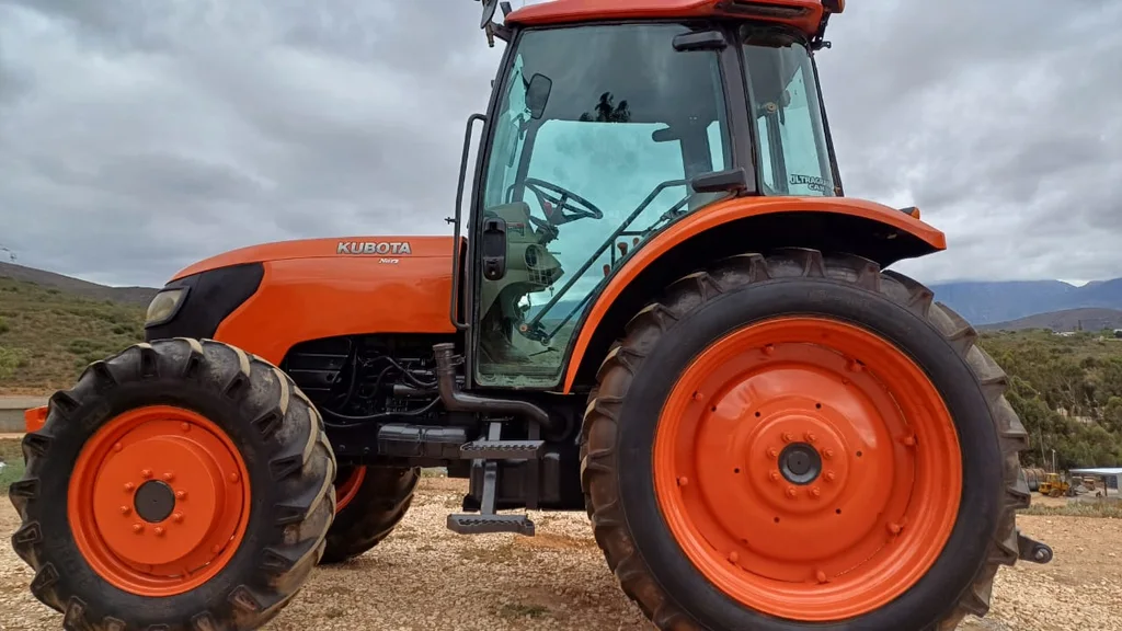 2015 Kubota M8540 Tractor - Image 9