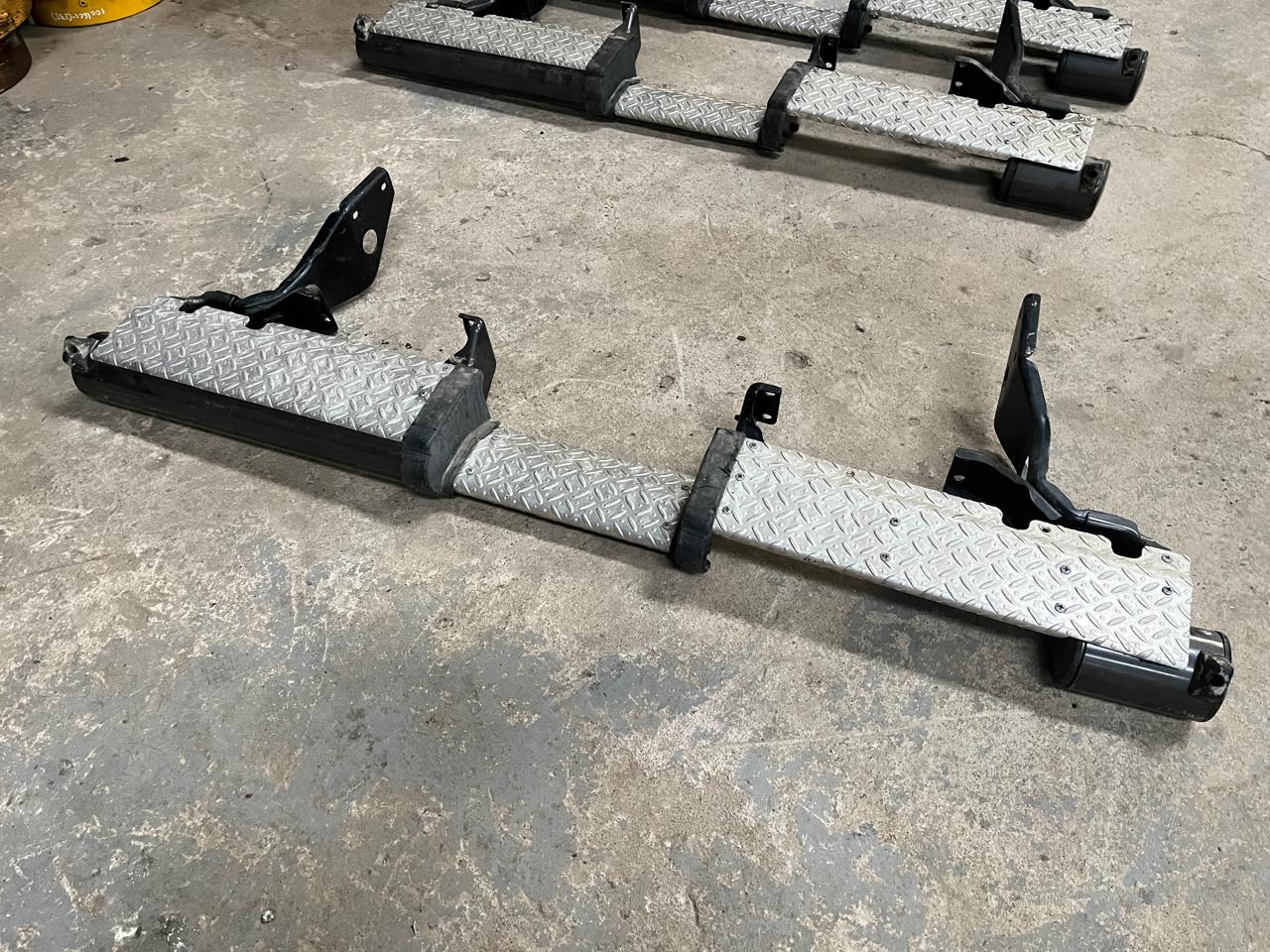 Toyota Land Cruiser FJ70/FJ75/FJ79 Steel Rear Step Bumper - Image 5