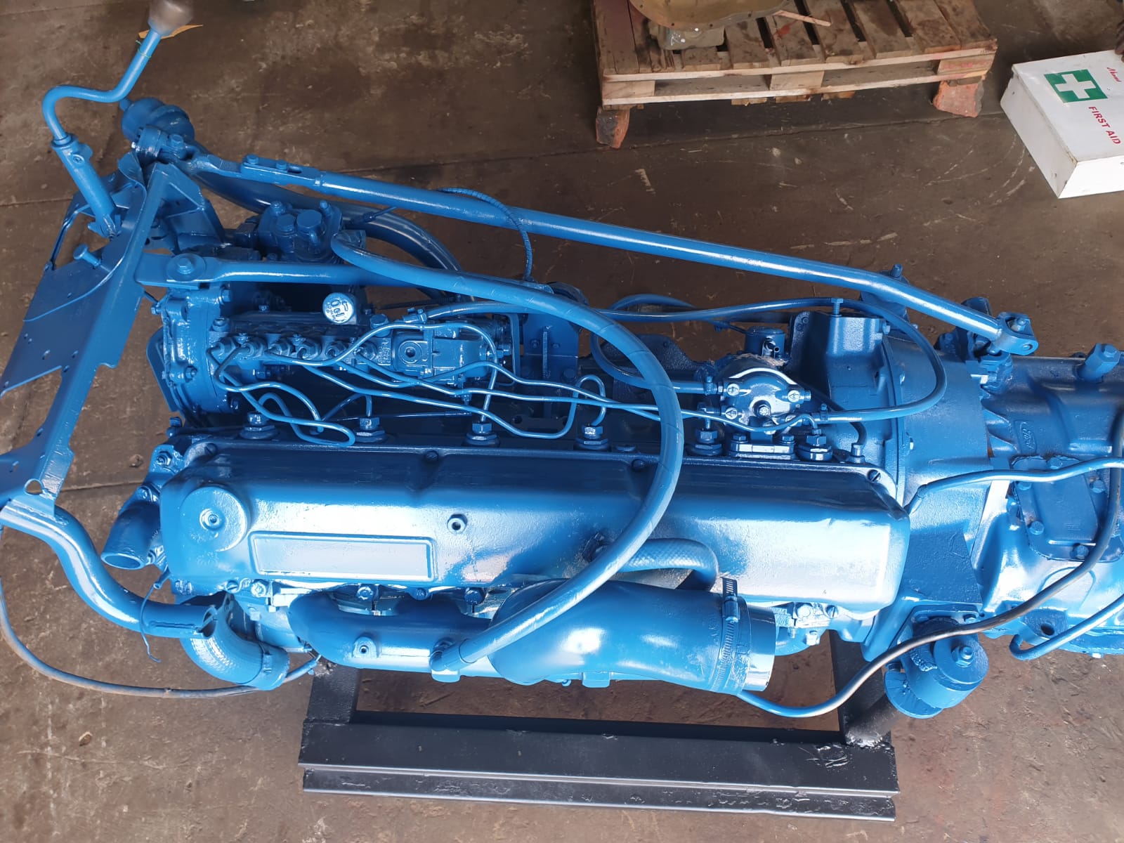 Ford 2713E Engine with Gearbox - Image 2