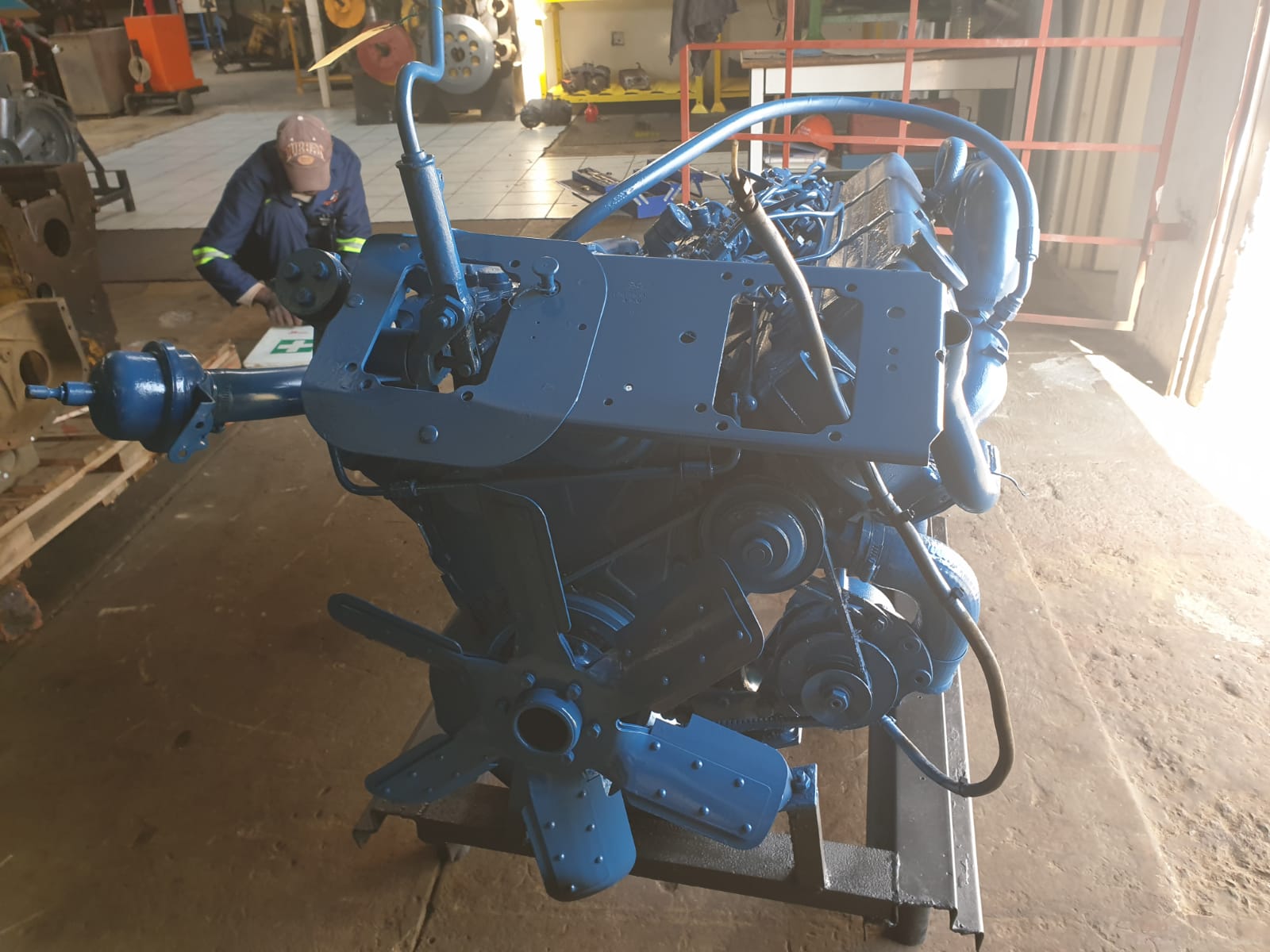 Ford 2713E Engine with Gearbox - Image 3