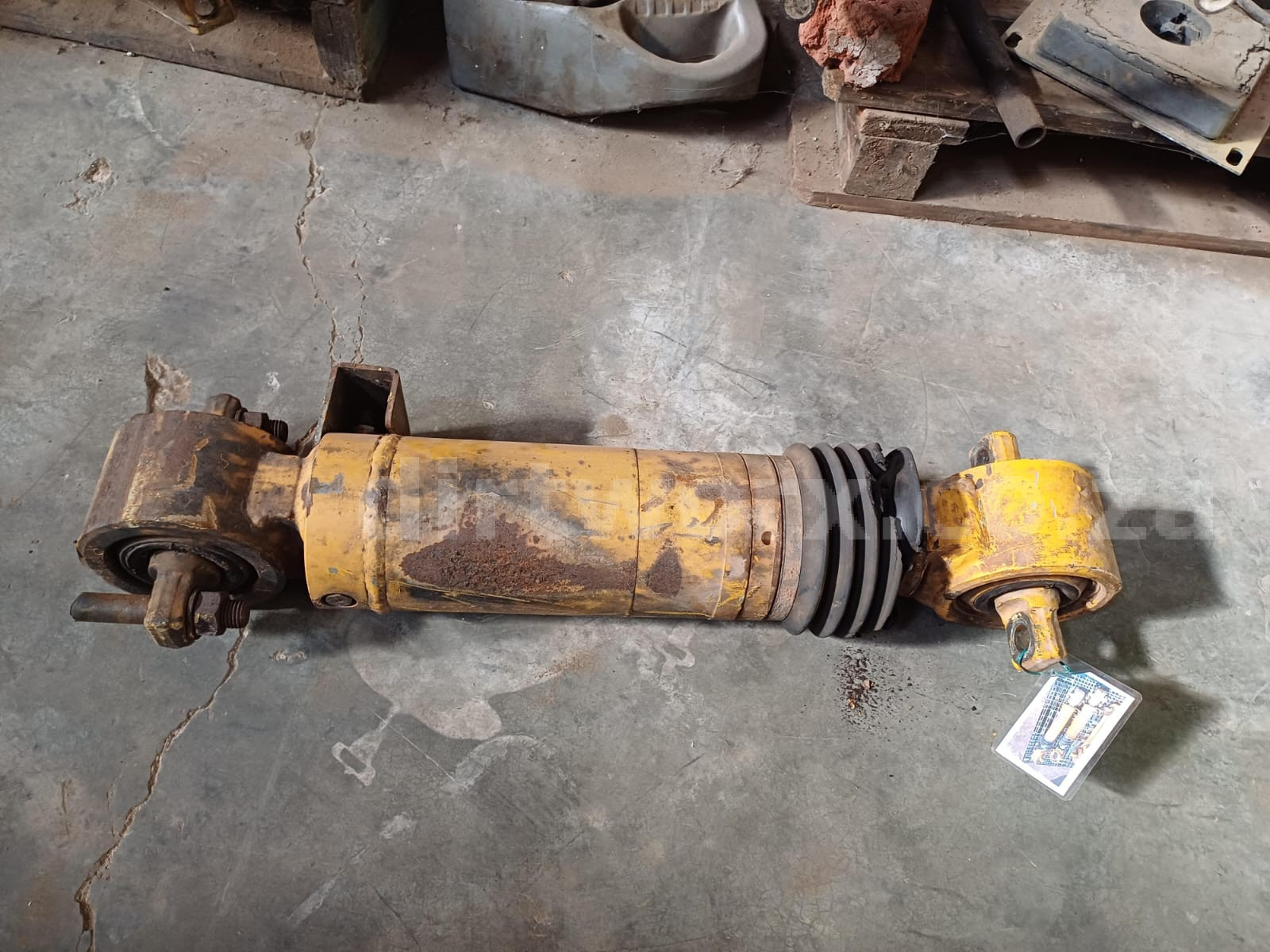 Bell B20D Front Differential Axle Strut - Image 2