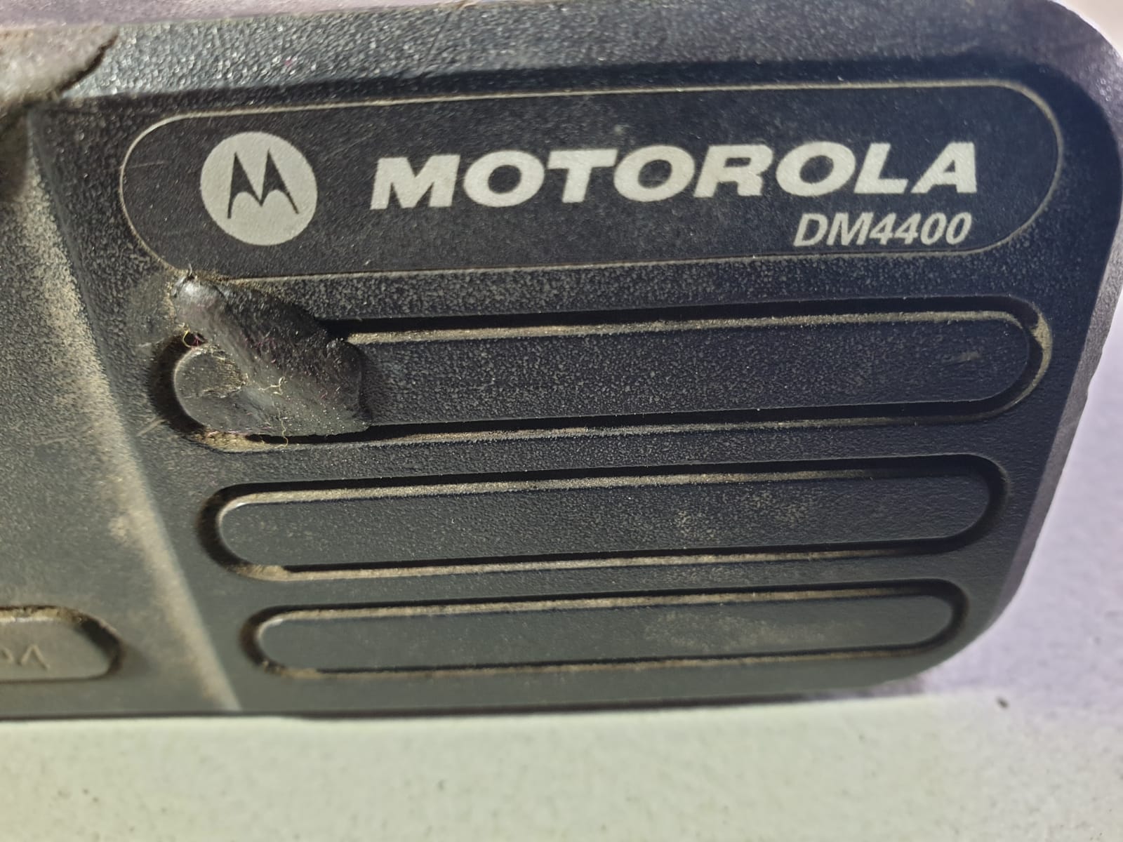 Motorola DM4400 UHF Base/Vehicle Two-Way Radio - Image 2