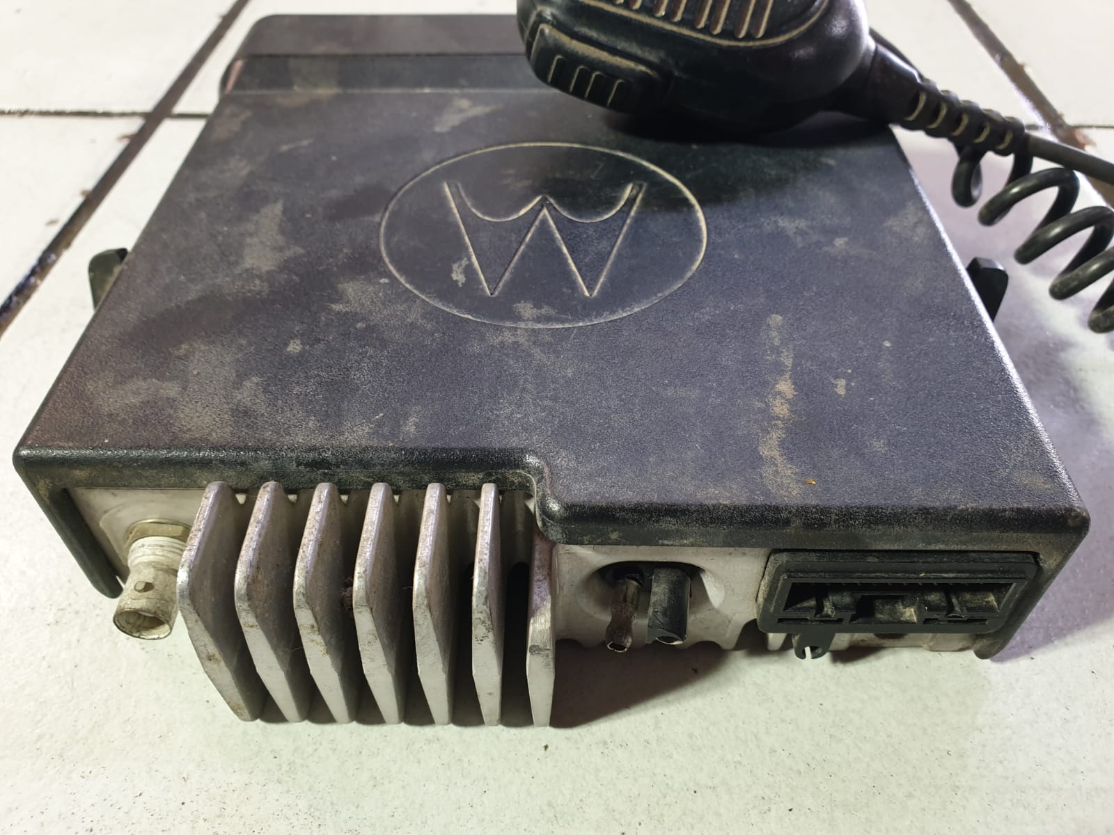 Motorola DM4400 UHF Base/Vehicle Two-Way Radio - Image 5