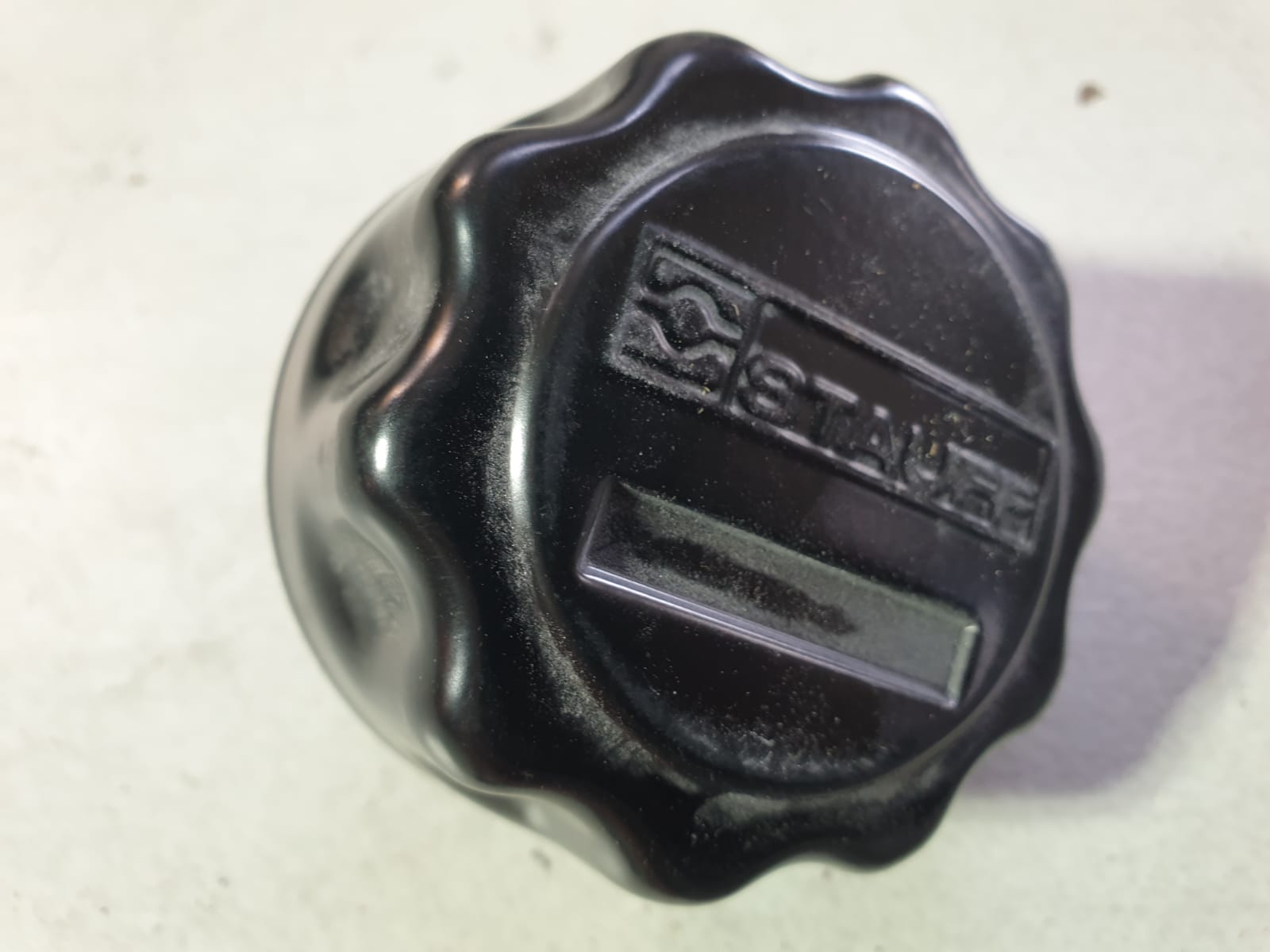 Screw-In Metal Filler Breather cap made of Steel,epoxy-coated Ø80mm 10 Micron Foam Connection Thread: 3/4 BSP - Image 4