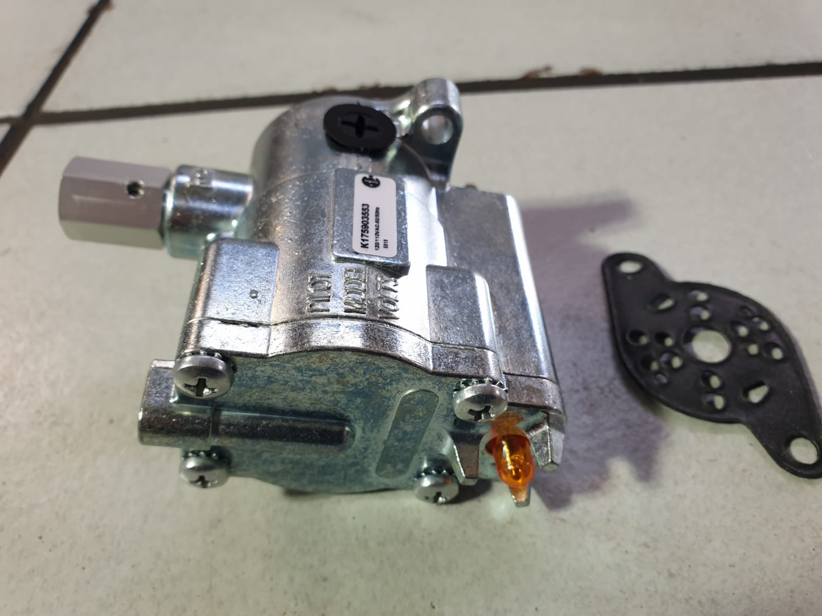 Parker Plug-in Pilot K175903553 - Image 3