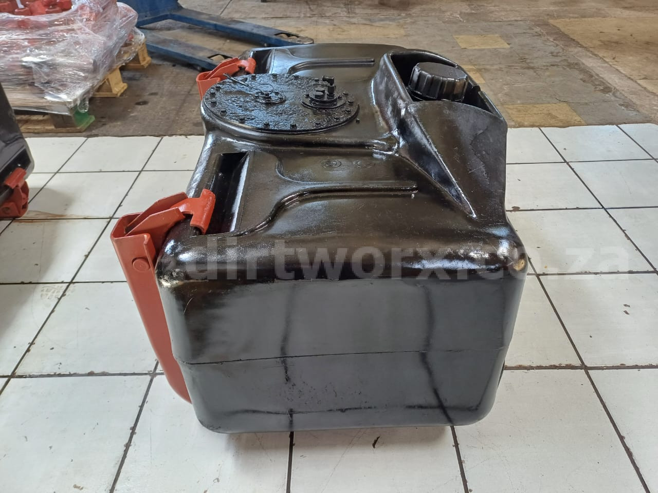 Truck Diesel Tank 230L - Image 5