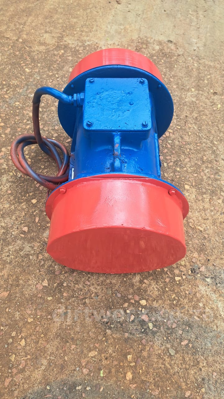 Mining Vibrating Motor 0,94kW - Image 7
