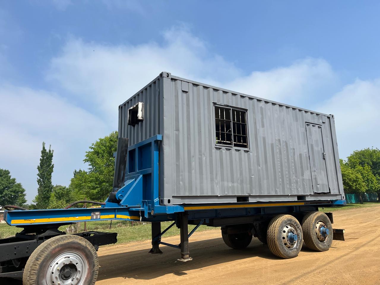 Henred Container Tipper Trailer - Image 3
