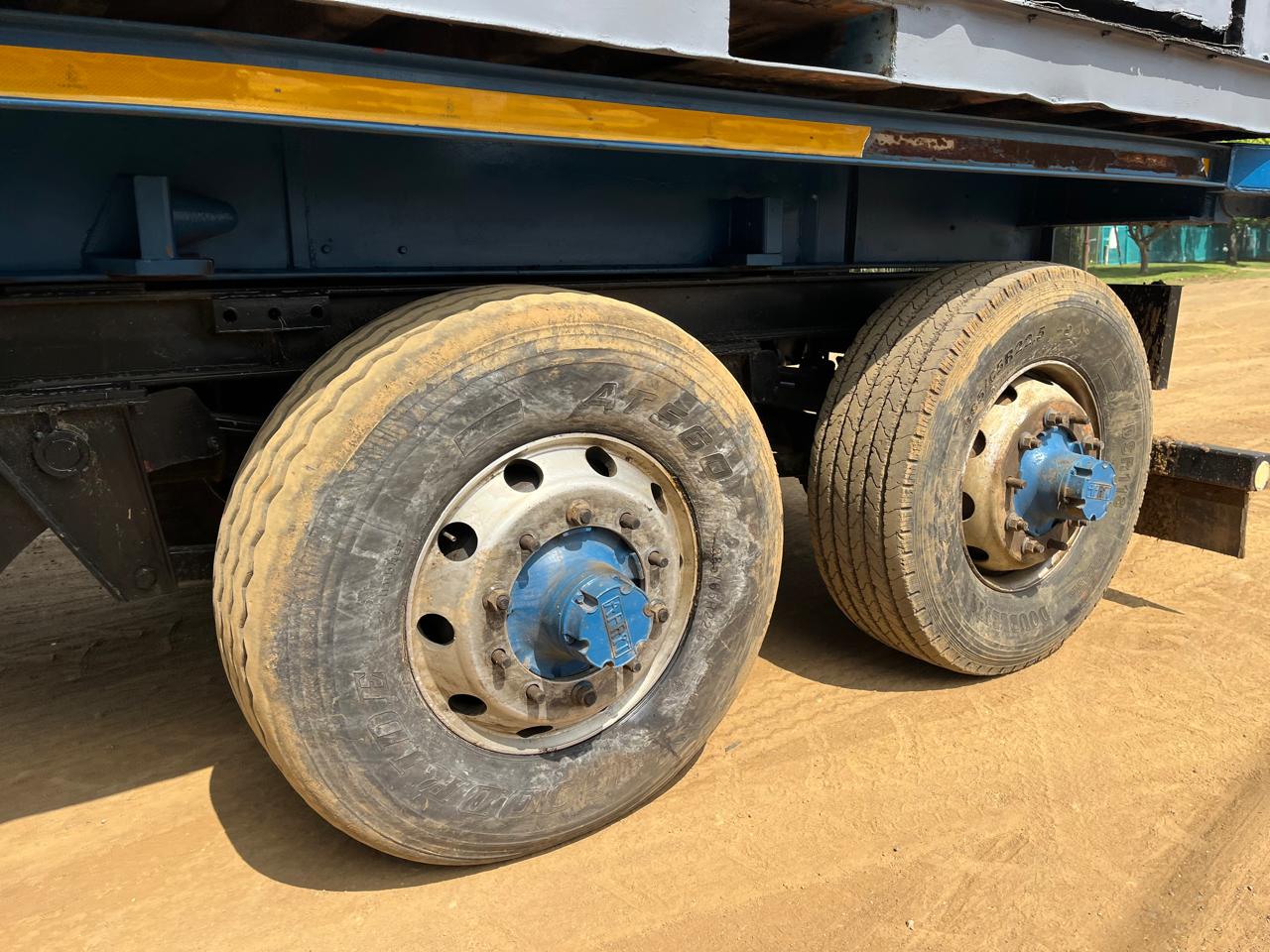 Henred Container Tipper Trailer - Image 11