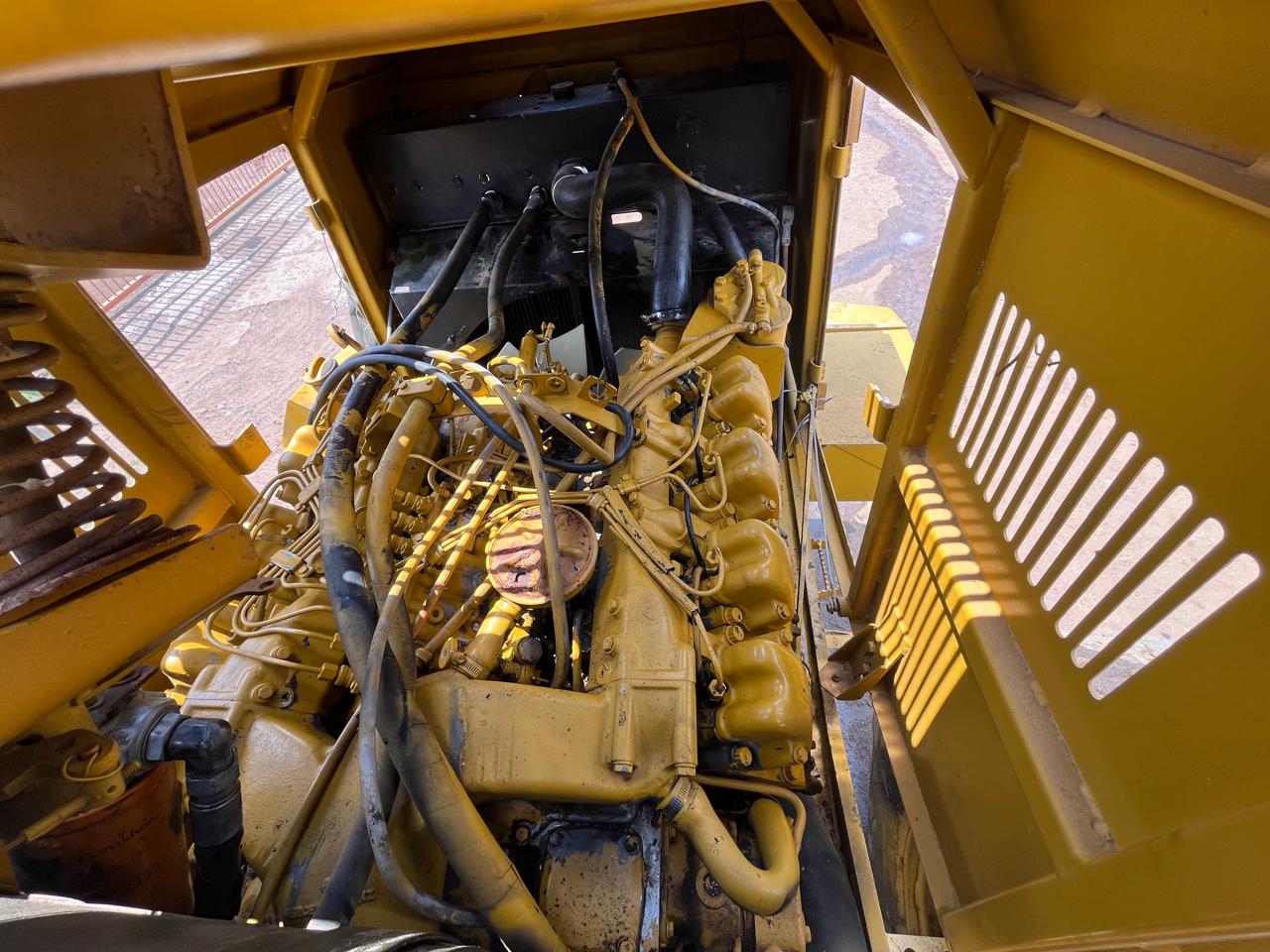 Bell L2208C Front End Loader - Image 10